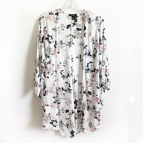 Torrid kimono white pink floral open front lightweight - Picture 2 of 9